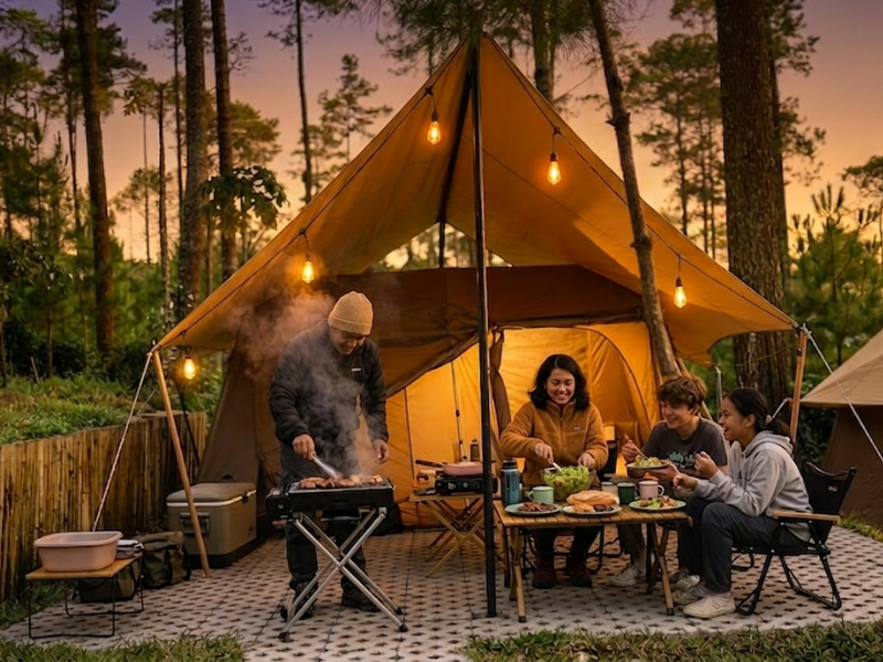 Menjemput Senja di Tengah Pinus: Hangatnya Momen "Quality Time" Keluarga dengan Glamping Modern